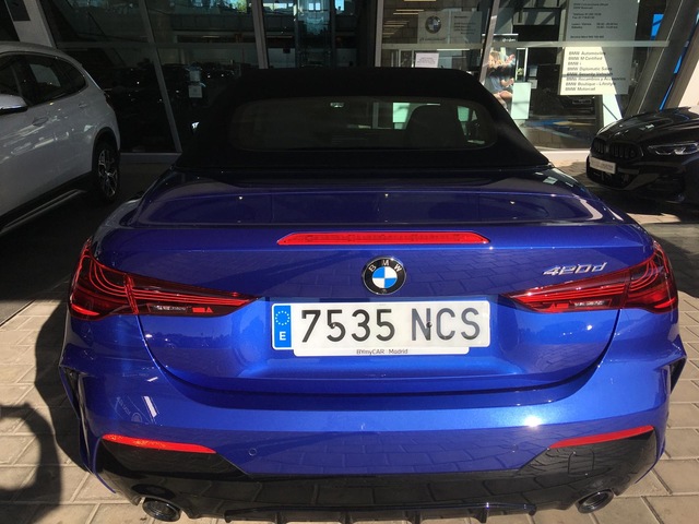 BMW Serie 4 420d Cabrio color Azul. Año 2025. 140KW(190CV). Diésel. En concesionario BYmyCAR Madrid - Algete de Madrid
