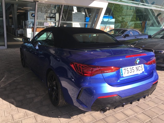 BMW Serie 4 420d Cabrio color Azul. Año 2025. 140KW(190CV). Diésel. En concesionario BYmyCAR Madrid - Algete de Madrid