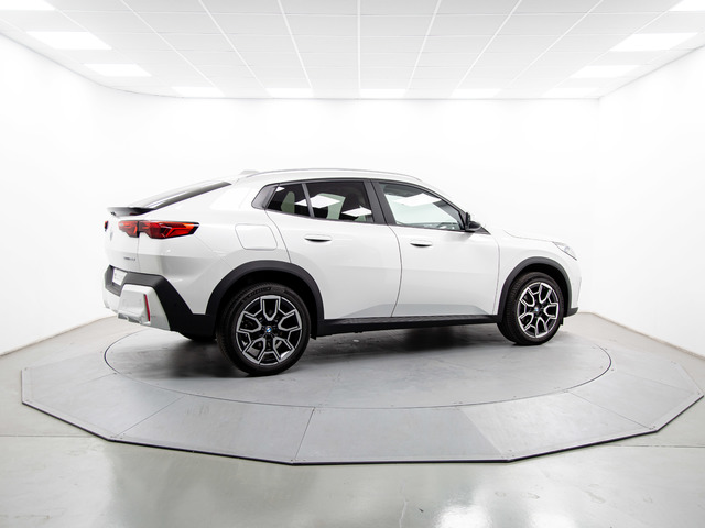 BMW X2 sDrive18d color Blanco. Año 2024. 110KW(150CV). Diésel. En concesionario Móvil Begar Alicante de Alicante