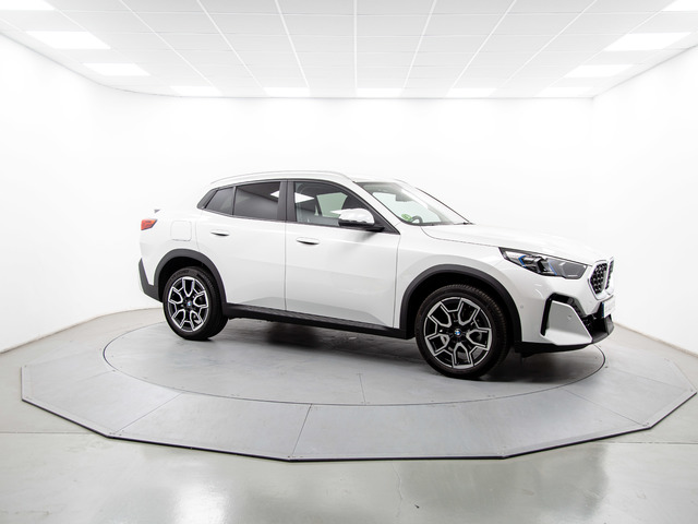 BMW X2 sDrive18d color Blanco. Año 2024. 110KW(150CV). Diésel. En concesionario Móvil Begar Alicante de Alicante