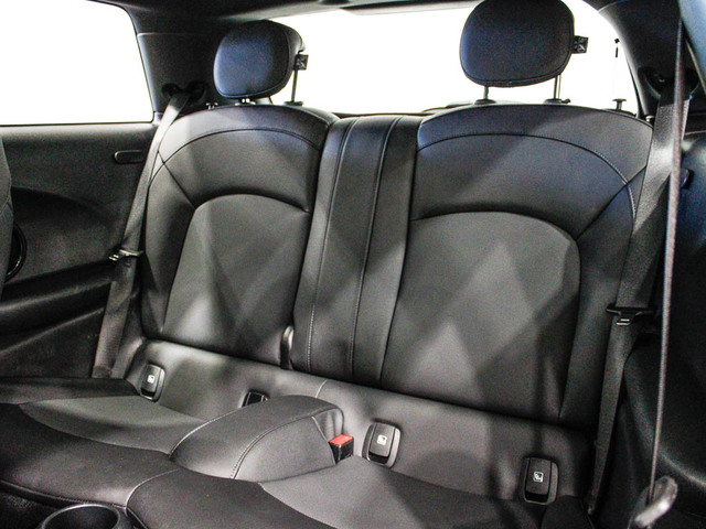 fotoG 8 del MINI MINI 3 Puertas Cooper S 131 kW (178 CV) 178cv Gasolina del 2023 en Barcelona