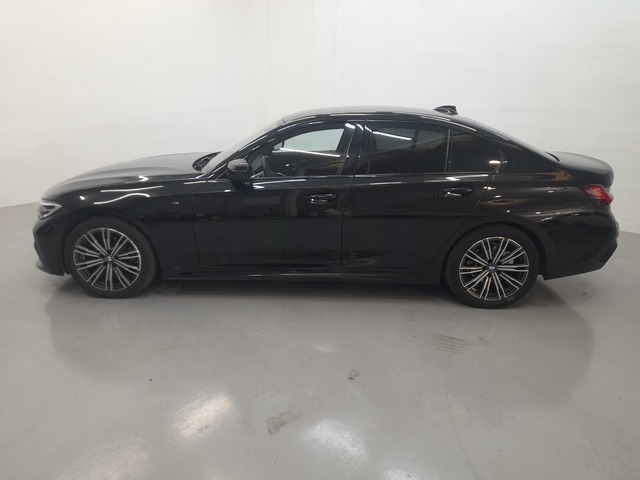 BMW Serie 3 318d color Negro. Año 2021. 110KW(150CV). Diésel. En concesionario Cabrero Motorsport de Huesca