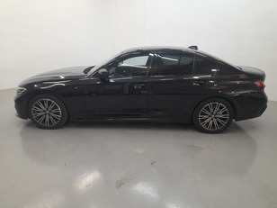 Fotos de BMW Serie 3 318d color Negro. Año 2021. 110KW(150CV). Diésel. En concesionario Cabrero Motorsport de Huesca