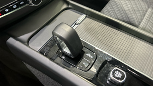 Volvo XC60 T6 Recharge Core AWD Auto 257 kW (350 CV) - 15 Volvo XC60 T6 Ocasión 257 KW (350CV) - 15