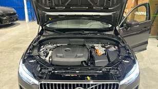 Volvo XC60 T6 Recharge Core AWD Auto 257 kW (350 CV) - 39 Volvo XC60 T6 Ocasión 257 KW (350CV) - 39