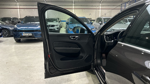 Volvo XC60 T6 Recharge Core AWD Auto 257 kW (350 CV) - 40 Volvo XC60 T6 Ocasión 257 KW (350CV) - 40