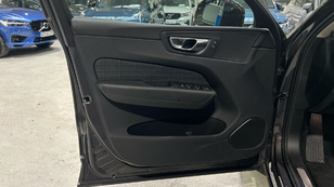 Volvo XC60 T6 Recharge Core AWD Auto 257 kW (350 CV) - 42 Volvo XC60 T6 Ocasión 257 KW (350CV) - 42