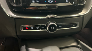 Volvo XC60 T6 Recharge Core AWD Auto 257 kW (350 CV) - 47 Volvo XC60 T6 Ocasión 257 KW (350CV) - 47