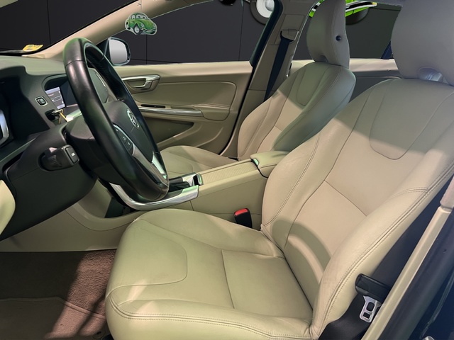 Volvo V60 D3 Momentum Auto 100 kW (136 CV)