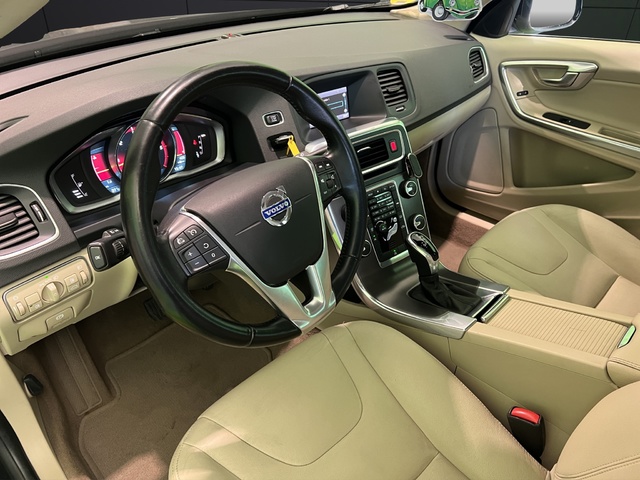Volvo V60 D3 Momentum Auto 100 kW (136 CV)