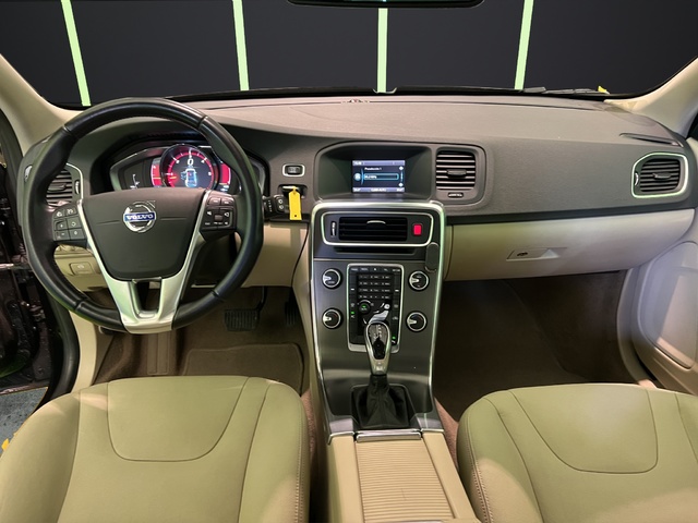 Volvo V60 D3 Momentum Auto 100 kW (136 CV)