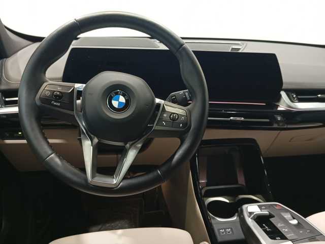 BMW X1 sDrive18i color Negro. Año 2024. 100KW(136CV). Gasolina. En concesionario Motor Munich - Terrassa - VO de Barcelona