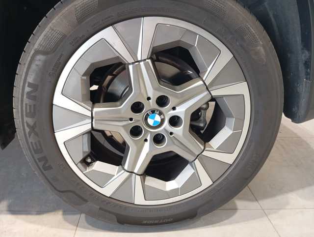 BMW X1 sDrive18i color Negro. Año 2024. 100KW(136CV). Gasolina. En concesionario Motor Munich - Terrassa - VO de Barcelona