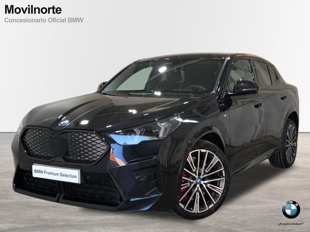 BMW iX2 xDrive30 color Negro. Año 2024. 230KW(313CV). Eléctrico. En concesionario Movilnorte El Plantio de Madrid