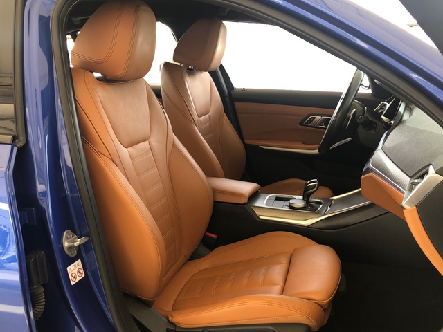 BMW Serie 3 320d color Azul. Año 2021. 140KW(190CV). Diésel. En concesionario Vehinter Getafe de Madrid