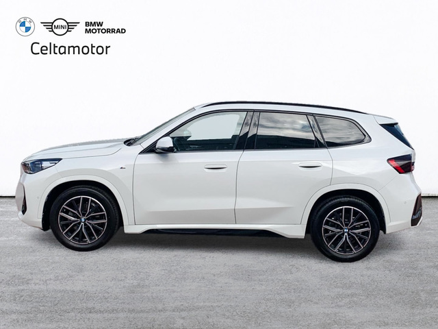 BMW X1 sDrive18d color Blanco. Año 2024. 110KW(150CV). Diésel. En concesionario Celtamotor Pontevedra de Pontevedra