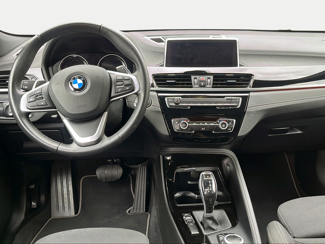 BMW X2 sDrive18d color Gris. Año 2022. 110KW(150CV). Diésel. En concesionario Ilbira Motor | Granada de Granada