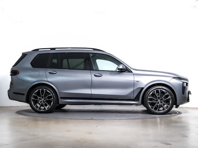 BMW X7 xDrive40d color Gris. Año 2025. 259KW(352CV). Diésel. En concesionario Oliva Motor Tarragona de Tarragona