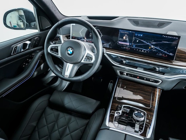 BMW X7 xDrive40d color Gris. Año 2025. 259KW(352CV). Diésel. En concesionario Oliva Motor Tarragona de Tarragona