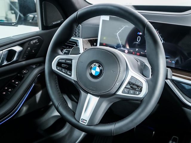 BMW X7 xDrive40d color Gris. Año 2025. 259KW(352CV). Diésel. En concesionario Oliva Motor Tarragona de Tarragona