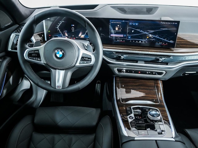 BMW X7 xDrive40d color Gris. Año 2025. 259KW(352CV). Diésel. En concesionario Oliva Motor Tarragona de Tarragona
