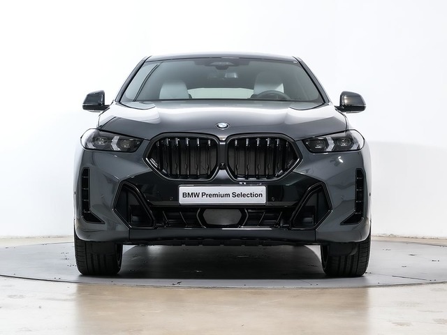 BMW X6 xDrive30d color Gris. Año 2025. 210KW(286CV). Diésel. En concesionario Oliva Motor Tarragona de Tarragona