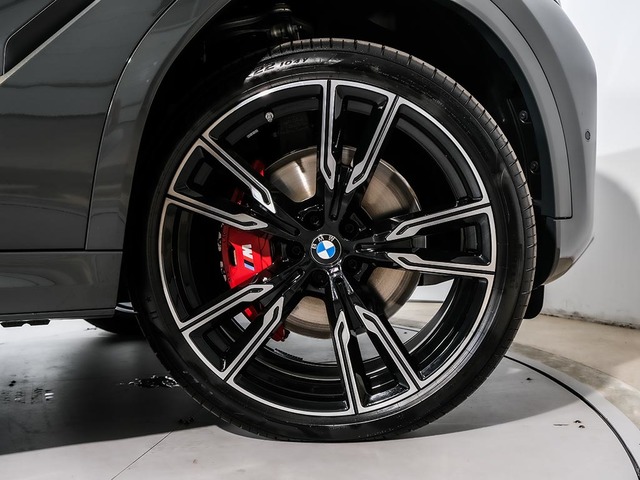 BMW X6 xDrive30d color Gris. Año 2025. 210KW(286CV). Diésel. En concesionario Oliva Motor Tarragona de Tarragona