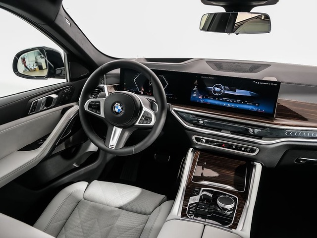 BMW X6 xDrive30d color Gris. Año 2025. 210KW(286CV). Diésel. En concesionario Oliva Motor Tarragona de Tarragona