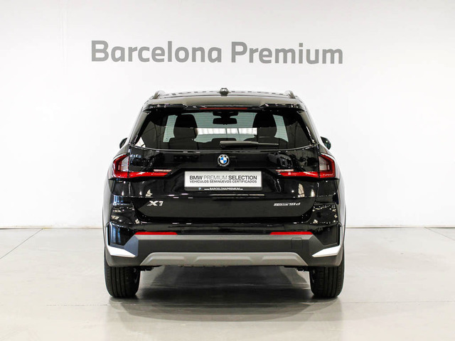 BMW X1 sDrive18d color Negro. Año 2024. 110KW(150CV). Diésel. En concesionario Barcelona Premium -- GRAN VIA de Barcelona