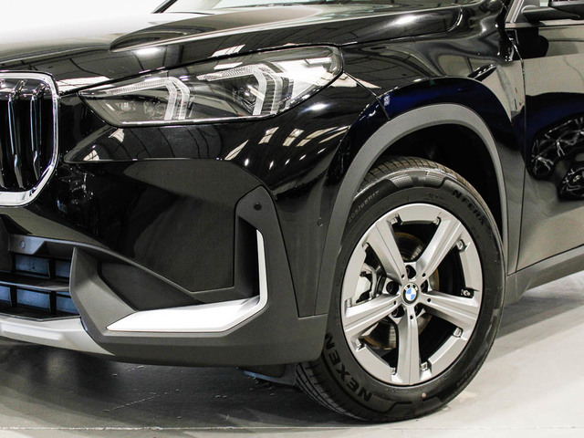 BMW X1 sDrive18d color Negro. Año 2024. 110KW(150CV). Diésel. En concesionario Barcelona Premium -- GRAN VIA de Barcelona