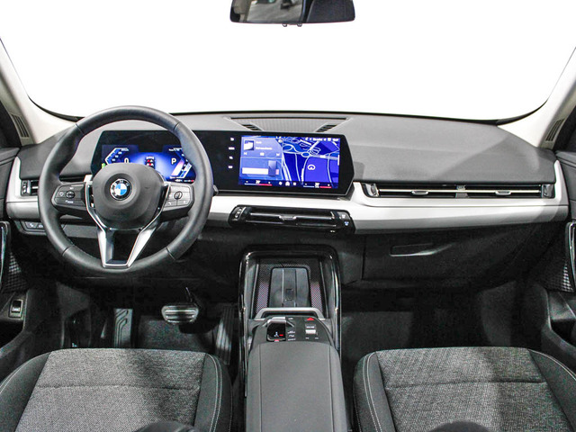 BMW X1 sDrive18d color Negro. Año 2024. 110KW(150CV). Diésel. En concesionario Barcelona Premium -- GRAN VIA de Barcelona
