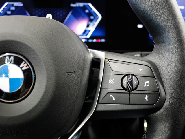 BMW X1 sDrive18d color Negro. Año 2024. 110KW(150CV). Diésel. En concesionario Barcelona Premium -- GRAN VIA de Barcelona