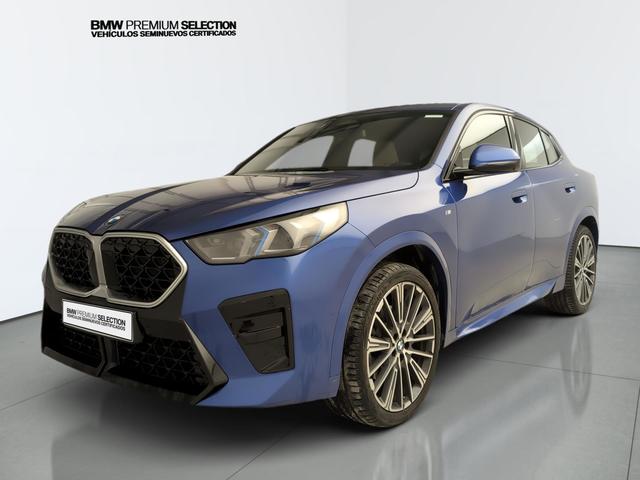 BMW X2 sDrive20i color Azul. Año 2024. 125KW(170CV). Gasolina. En concesionario Automotor Premium Velázquez - Málaga de Málaga