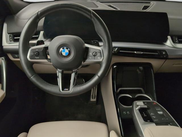 BMW X2 sDrive20i color Azul. Año 2024. 125KW(170CV). Gasolina. En concesionario Automotor Premium Velázquez - Málaga de Málaga