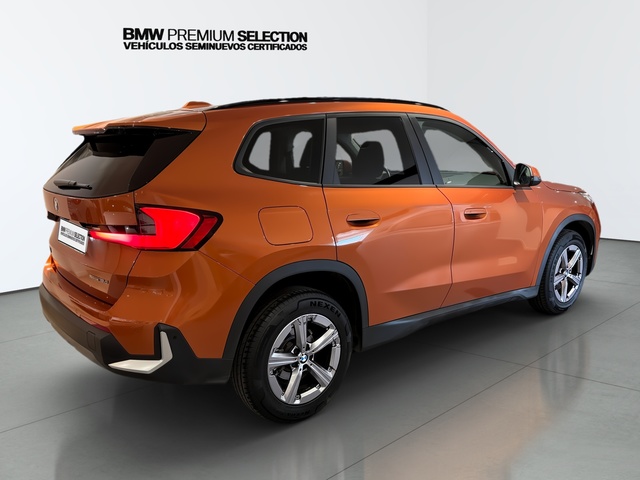 BMW X1 sDrive18d color Naranja. Año 2023. 110KW(150CV). Diésel. En concesionario Automotor Premium Viso - Málaga de Málaga