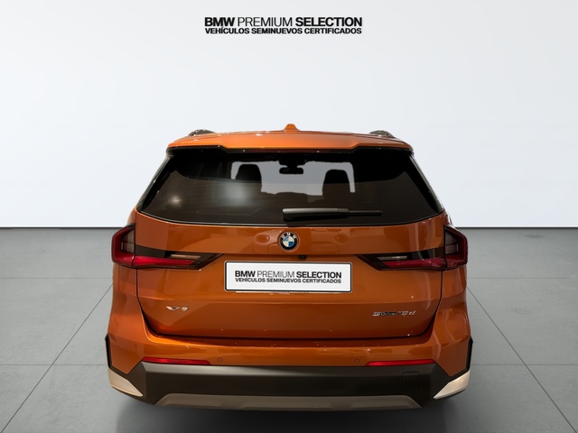 BMW X1 sDrive18d color Naranja. Año 2023. 110KW(150CV). Diésel. En concesionario Automotor Premium Viso - Málaga de Málaga