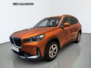 Fotos de BMW X1 sDrive18d color Naranja. Año 2023. 110KW(150CV). Diésel. En concesionario Automotor Premium Viso - Málaga de Málaga