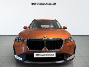 Fotos de BMW X1 sDrive18d color Naranja. Año 2023. 110KW(150CV). Diésel. En concesionario Automotor Premium Viso - Málaga de Málaga