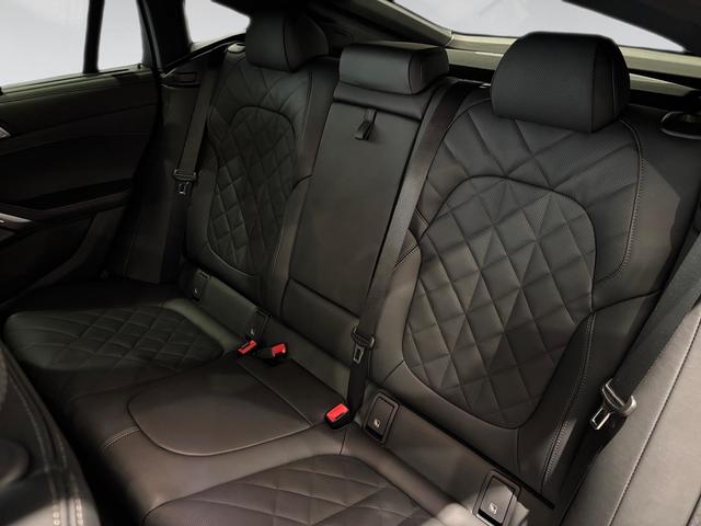 BMW X6 xDrive40d color Negro. Año 2025. 259KW(352CV). Diésel. En concesionario Automotor Costa, S.L.U. de Almería