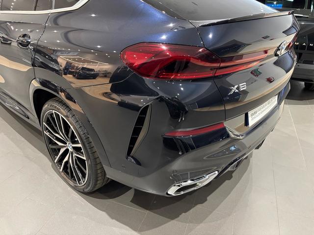 BMW X6 xDrive40d color Negro. Año 2025. 259KW(352CV). Diésel. En concesionario Automotor Costa, S.L.U. de Almería