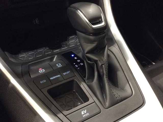 Toyota Rav4 2.5l hybrid Advance e-CVT 160 kW (218 CV)