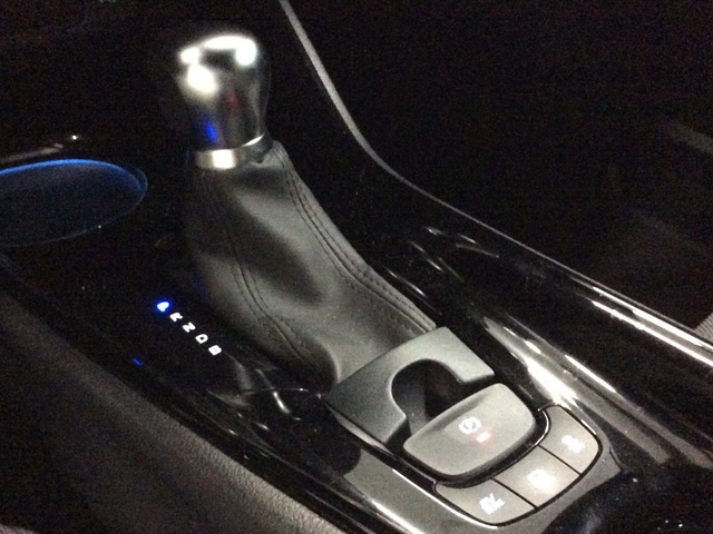 Toyota C-HR 1.8 125H Advance 90 kW (122 CV)