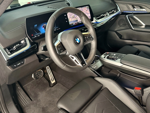 BMW X2 sDrive18d color Negro. Año 2025. 110KW(150CV). Diésel. En concesionario Triocar Gijón (Bmw y Mini) de Asturias