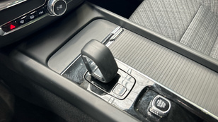 Volvo XC60 T6 Recharge Core AWD Auto 257 kW (350 CV) - 15 Volvo XC60 T6 Ocasión 257 KW (350CV) - 15