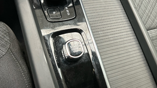 Volvo XC60 T6 Recharge Core AWD Auto 257 kW (350 CV) - 23 Volvo XC60 T6 Ocasión 257 KW (350CV) - 23