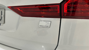 Volvo XC60 T6 Recharge Core AWD Auto 257 kW (350 CV) - 27 Volvo XC60 T6 Ocasión 257 KW (350CV) - 27