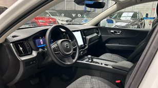 Volvo XC60 T6 Recharge Core AWD Auto 257 kW (350 CV) - 40 Volvo XC60 T6 Ocasión 257 KW (350CV) - 40