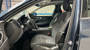 Volvo XC60 T6 Recharge Core AWD Auto 257 kW (350 CV) - 8 Volvo XC60 T6 Ocasión 257 KW (350CV) - 8