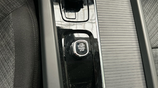 Volvo XC60 T6 Recharge Core AWD Auto 257 kW (350 CV) - 23 Volvo XC60 T6 Ocasión 257 KW (350CV) - 23