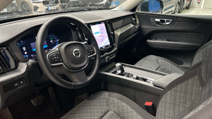 Volvo XC60 T6 Recharge Core AWD Auto 257 kW (350 CV) - 44 Volvo XC60 T6 Ocasión 257 KW (350CV) - 44